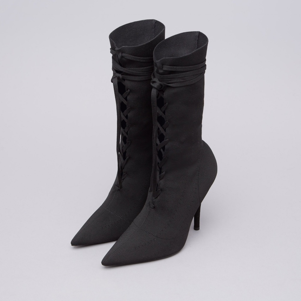 MAKE AN OFFER! RARE Yeezy Season 5 Lace up Boot 35